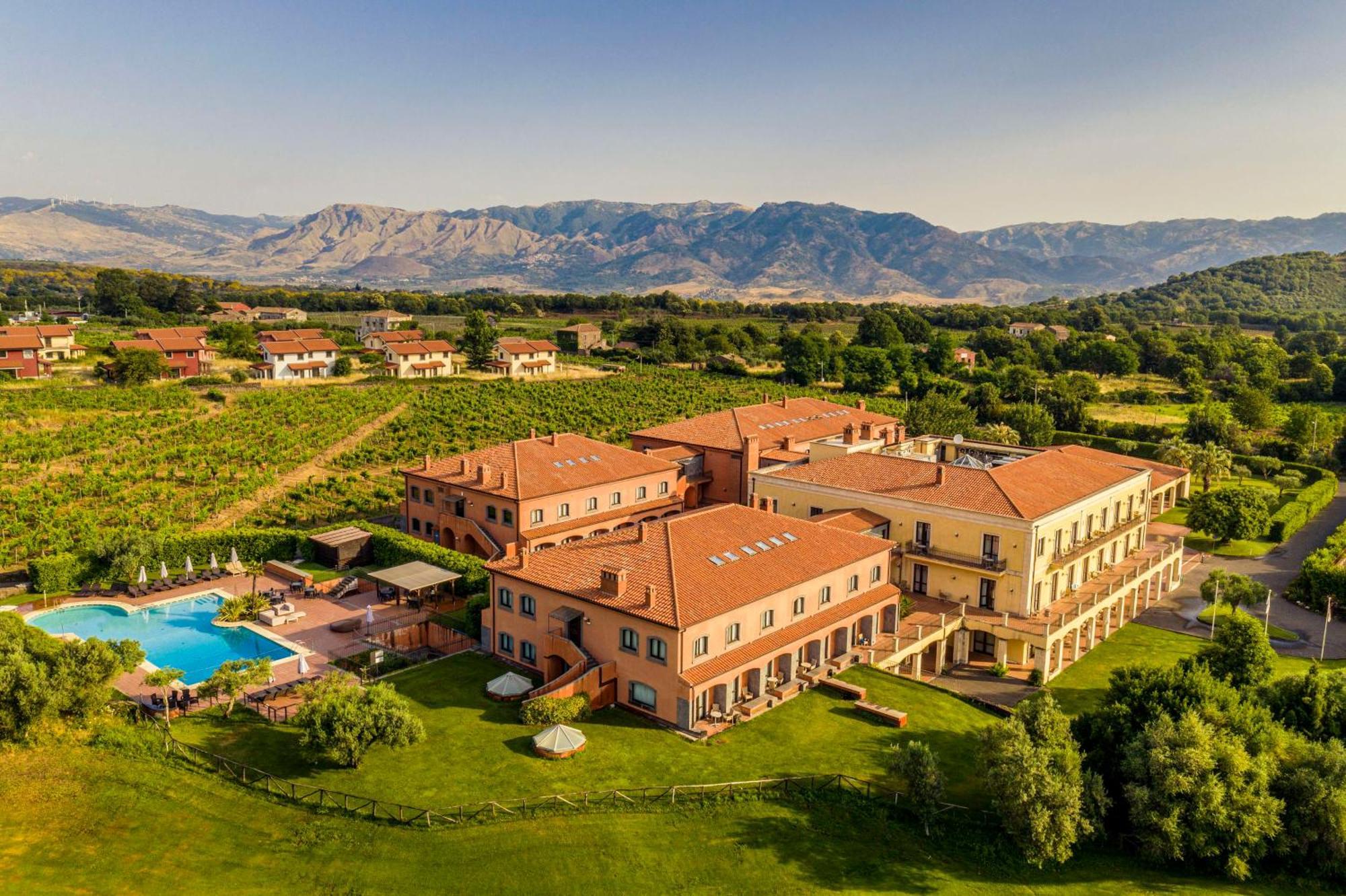 Picciolo Etna Golf & Spa, Curio Collection By Hilton Hotel 5*